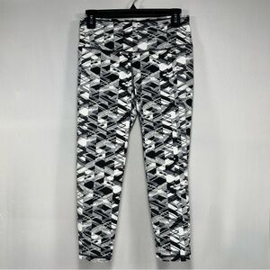 Geometric Print Victoria Sport Gray Black White Capri Leggings M Medium